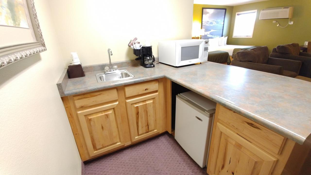 Super 8 By Wyndham Motel 2*